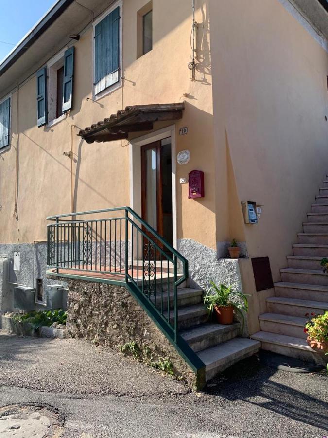 Casa Lisetta, 3-Room Apartment With Lake View Torri Del Benaco Luaran gambar