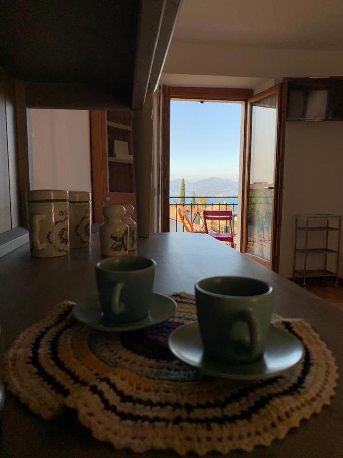 Casa Lisetta, 3-Room Apartment With Lake View Torri Del Benaco Luaran gambar
