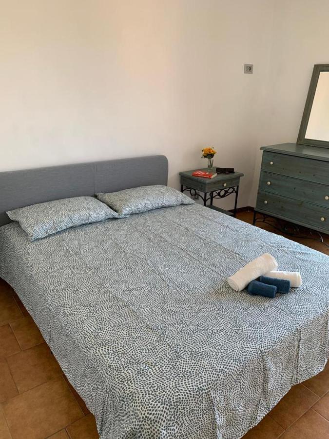Casa Lisetta, 3-Room Apartment With Lake View Torri Del Benaco Luaran gambar
